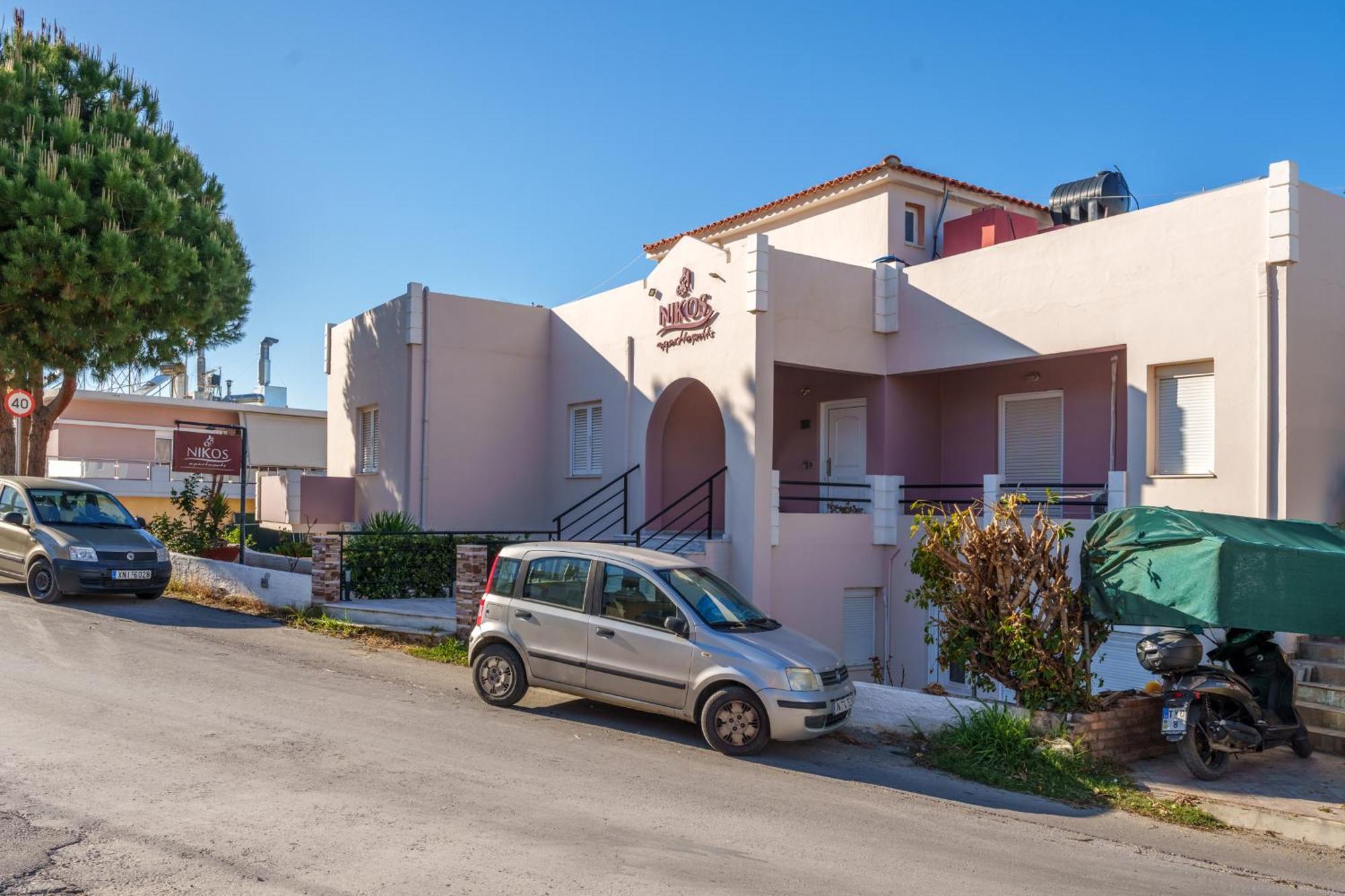 Nikos Apartments Agia Marina  Ngoại thất bức ảnh