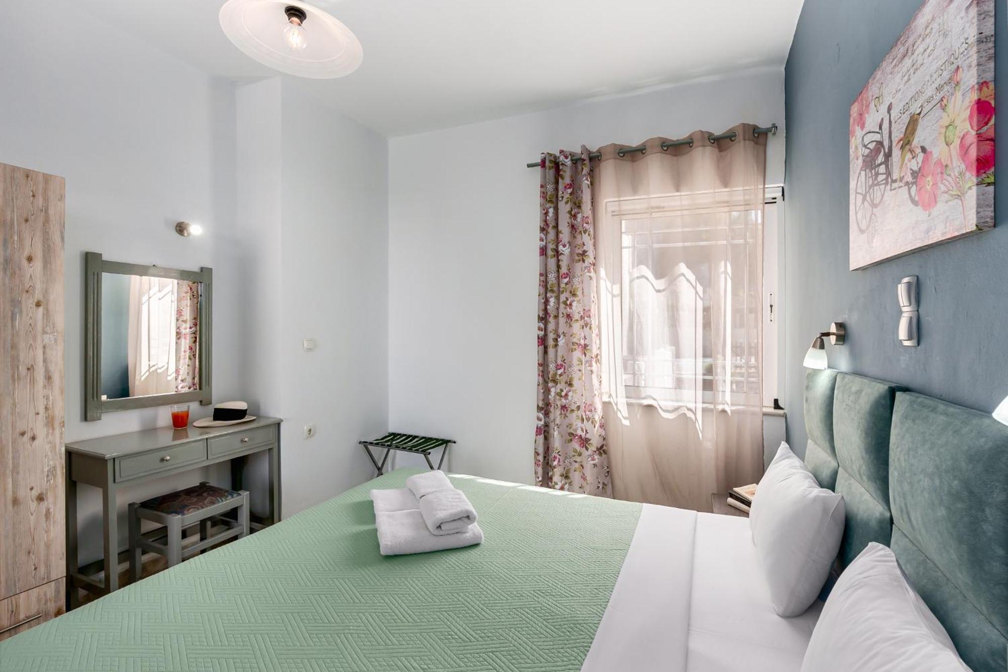 Nikos Apartments Agia Marina  Ngoại thất bức ảnh