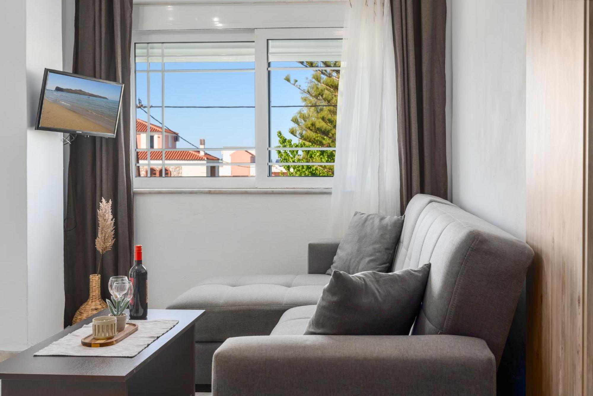 Nikos Apartments Agia Marina  Ngoại thất bức ảnh