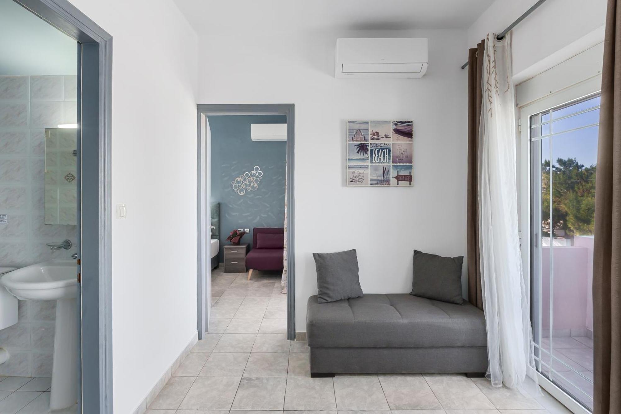 Nikos Apartments Agia Marina  Ngoại thất bức ảnh